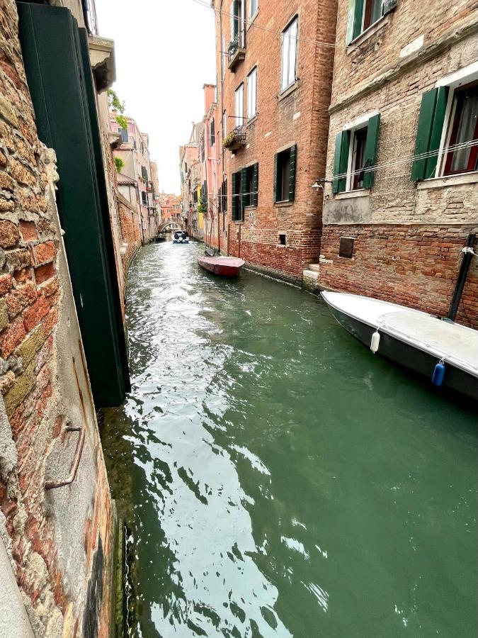 Ca' Dell'Ombra Felice - Canal View Velence Kültér fotó